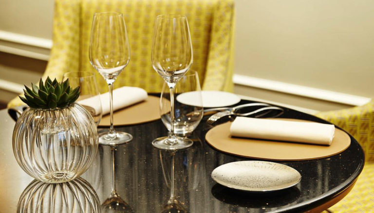 hotel-burgundy-restaurant-baudelaire-table