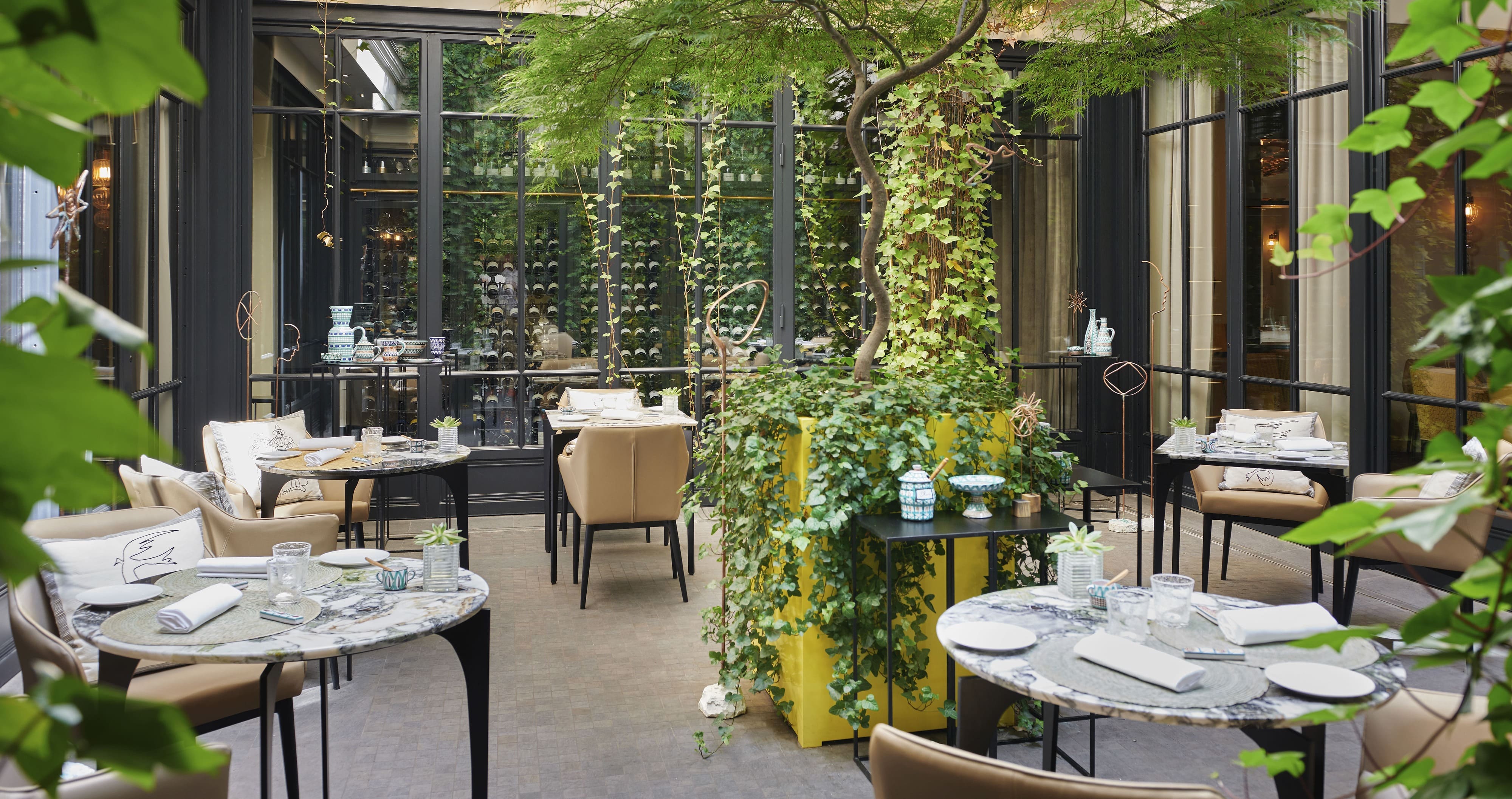 Le Burgundy Patio 2019 - Eric Cuvillier