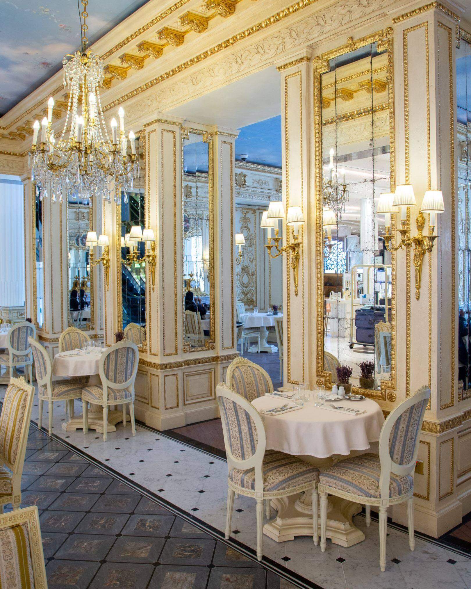 Making-Of Studio l Création mobilier pour le Café Pouchkine à Doha au Qatar