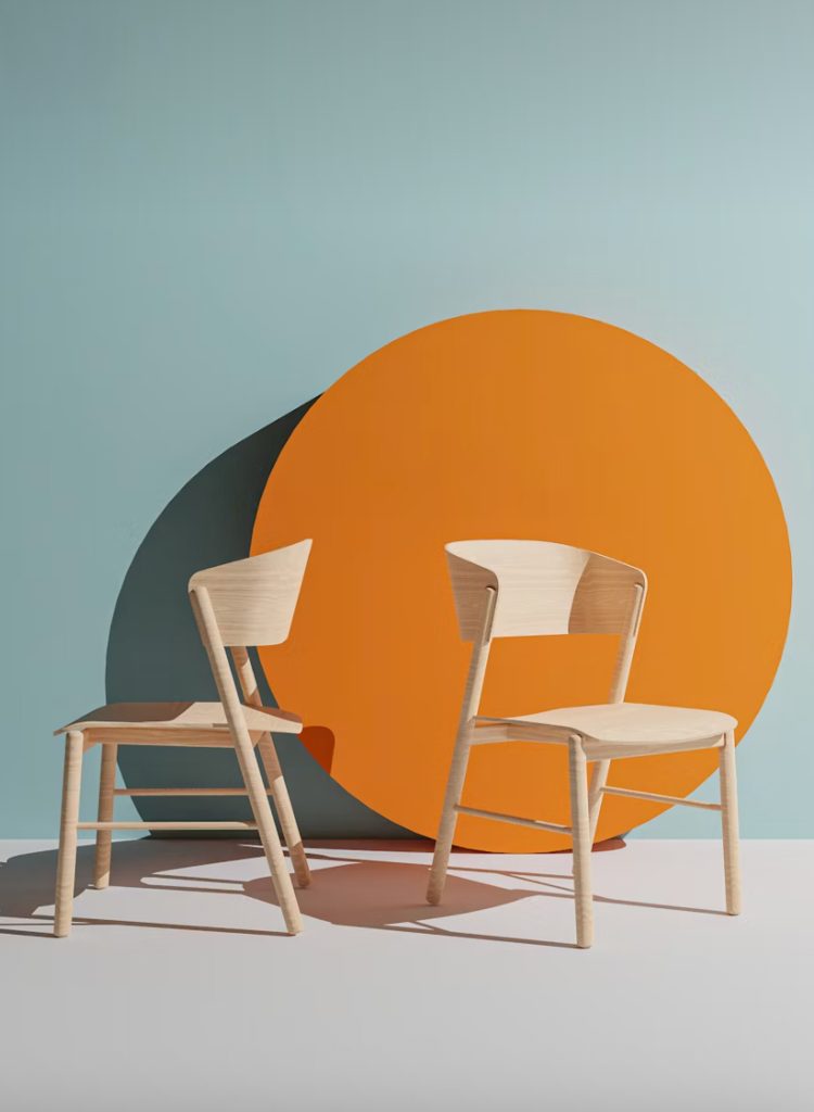 Deux chaises en bois minimalistes, modernes et design