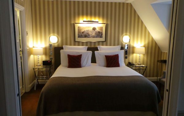 hotel-burgundy-paris-salon-suite-603-avant